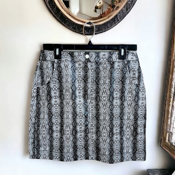 ASOS Collusion Snake Print Skirt Women's Size 10 P U Faux Leather Short Mini - Picture 10 of 10